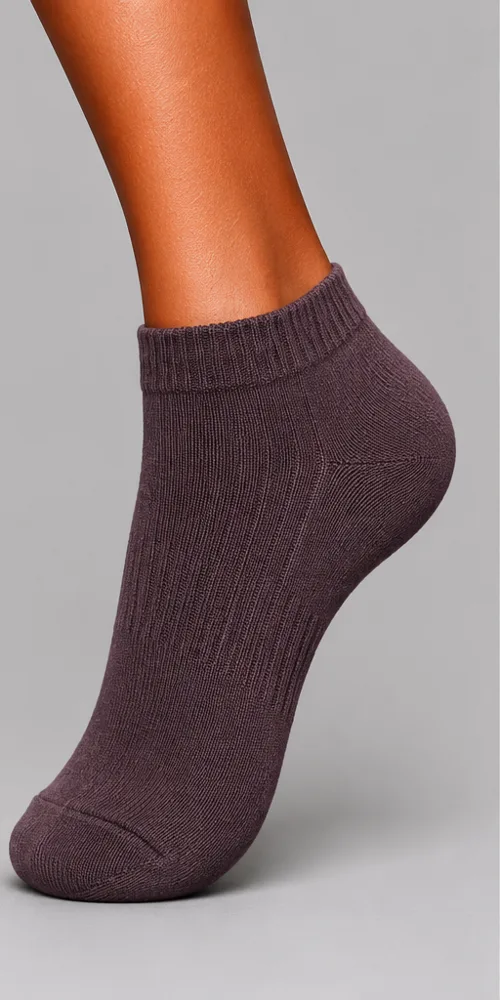 The Essential Ankle sock in Aubergine